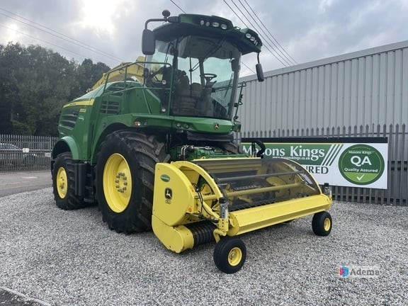 john-deere-8500i-4wd-kormouborocnyi-kombain-big-0